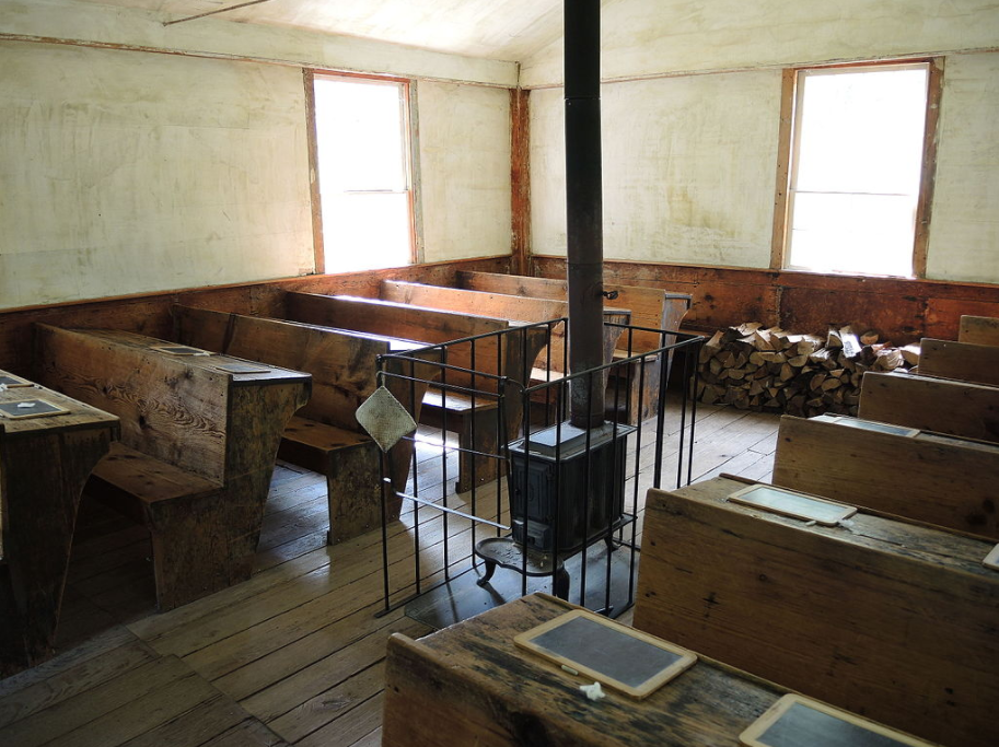 RushNewYorkSchoolhouseInterior | © DanielPenfield/WikiCommons